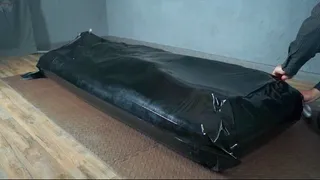 Air mattress in vacuum bed with vibration