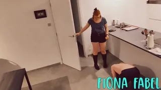 The daily life of Mistress Fiona and her slave