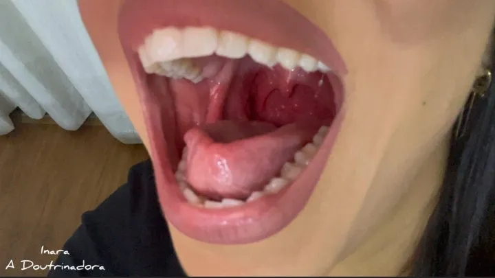 BIG MOUTH AND SEXY UVULA