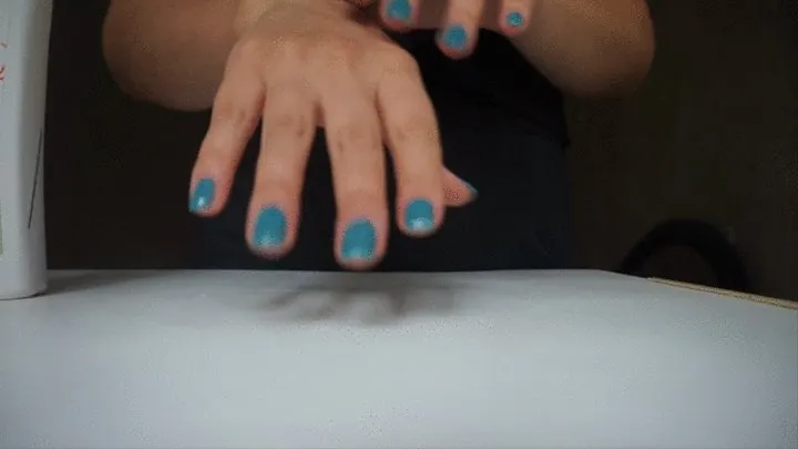 HAND MASSAGE WITH BLUE MANICURE