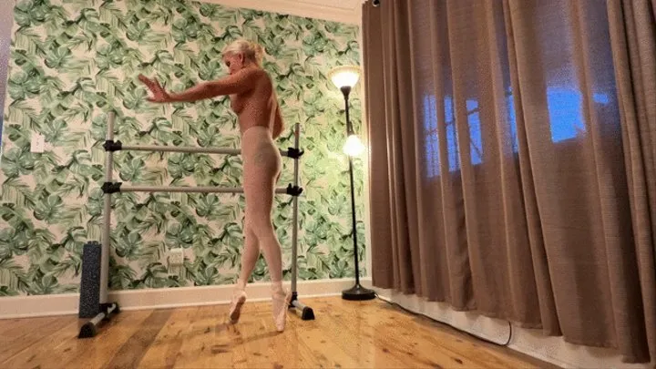 Ballet with Tatiana in Pantyhose