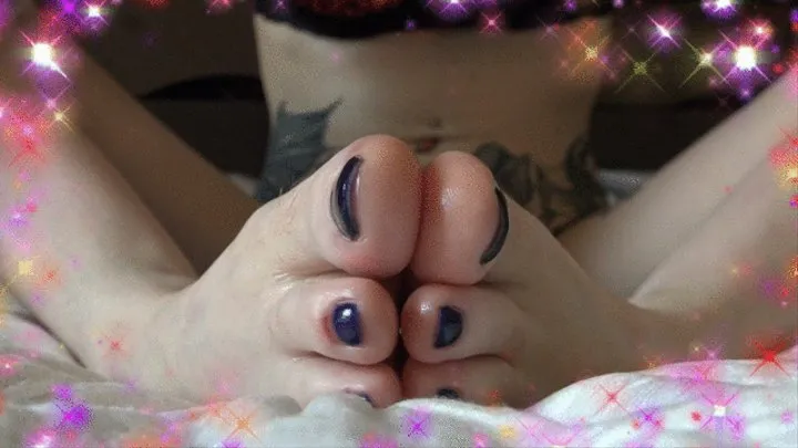 WORSHIP MY DIRTY FEET AND DROOLS