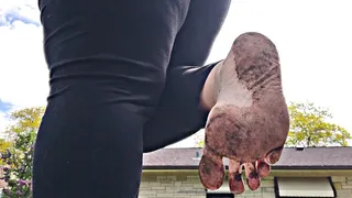 BBW Giantess with Dirty Feet in the Grass