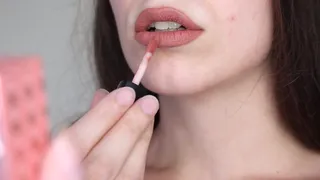 Applying Lipstick - Nude Lipstick Application