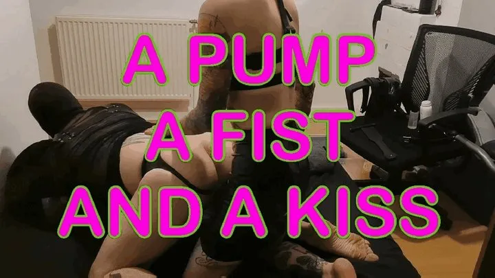 A Pump a kiss and a double fist with Anura Laas @mazmorbidfetish #fisting