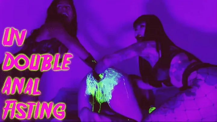 UV Double Anal Fisting in with Mistress Patricia Sophia Sahara Maz Morbid @mazmorbidfetish #fisting #fistingfriday