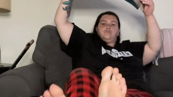 Wrinkled soles bbw feet