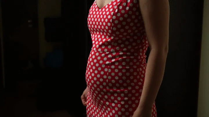 Red dotted dress and weight before and after drinking some water after dinner