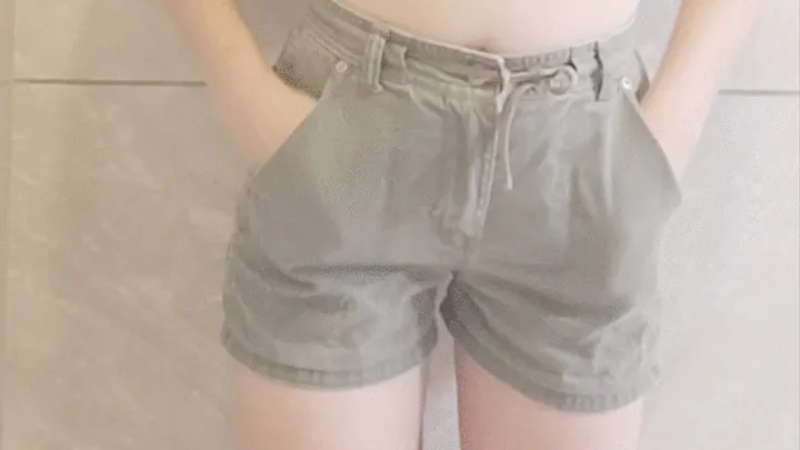 Peeing shorts and cum omorashi cute body