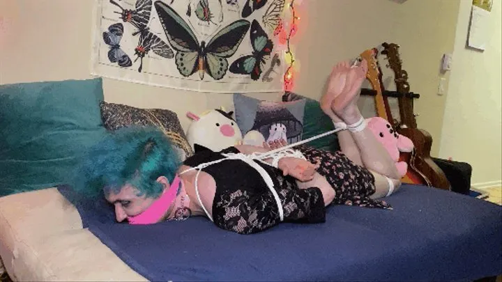 Femboy Toetied