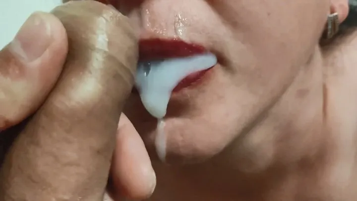 Cum in Mouth, Stepmom takes Stepson Cock slipping in her Sweet Mouth!