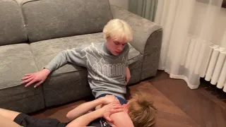 Sexy twink dominates his friend and headscissors him