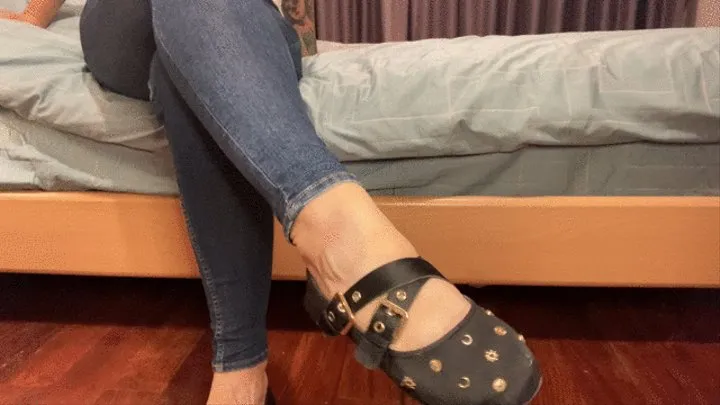 DANGLE FLATS