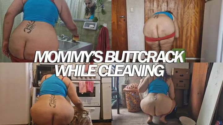 STEP MOM'S BUTTCRACK WHILE CLEANING