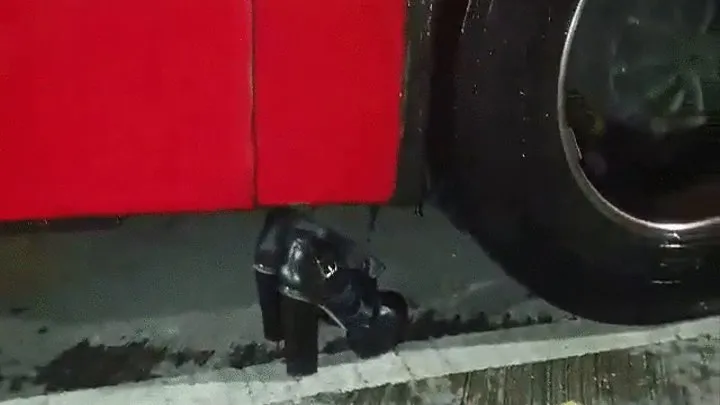 London bus vs high heels