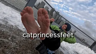 NYC snowy soles, pink french tips, long legs, sexy milf foot show with Manhattan in the back, size 9 mature feet