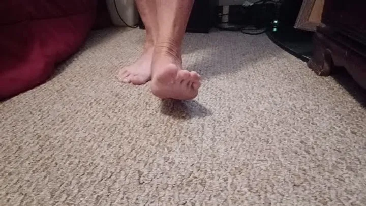 Cuck cleans my feet soles and toes with tongue