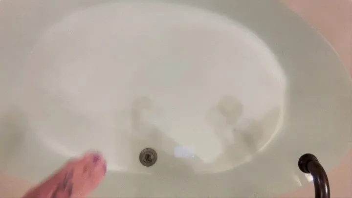 White t-shirt, bathtub full of water--just add Carissa and enjoy!