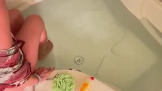 Resort Garden tub in the Hawaiian shirt with anal hook and orgasm!