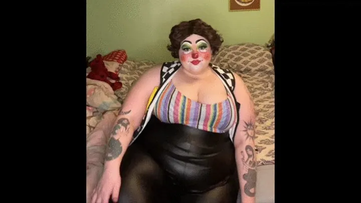 Ssbbw Clown worship strip down