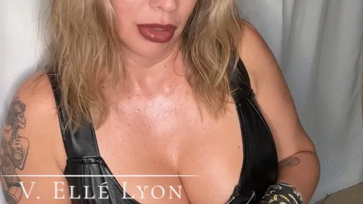 Elle Lyon doesn't want your tiny cock