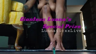 Giantess Lunna's Special Prize