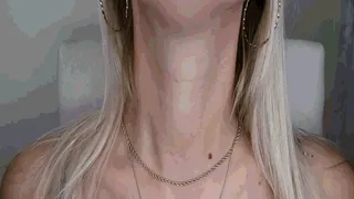 Bonnie's sexy neck