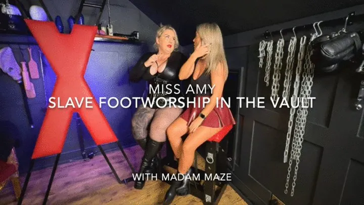 Slave Footworship In The Vault