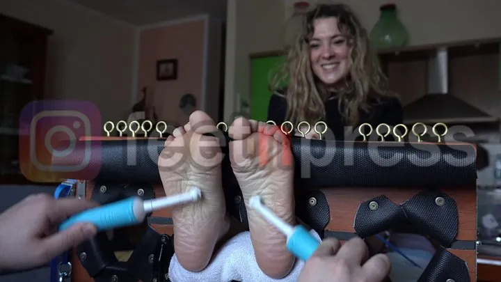 Linda Feet Tickling in stocks