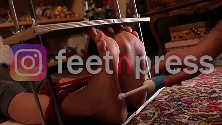 Elena Footpress Tickling First Time + Massage at the end