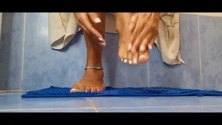 Post shower foot rub