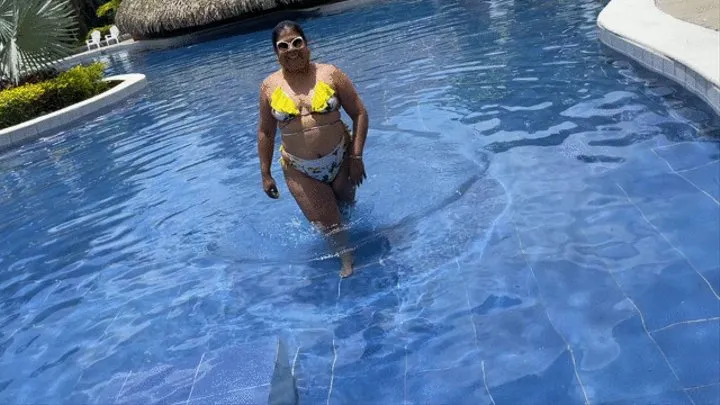 Balbina sexy foot teasing in the pool