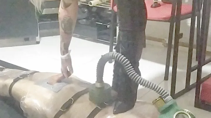 GASMASK AND MASTURBATION SLAVE