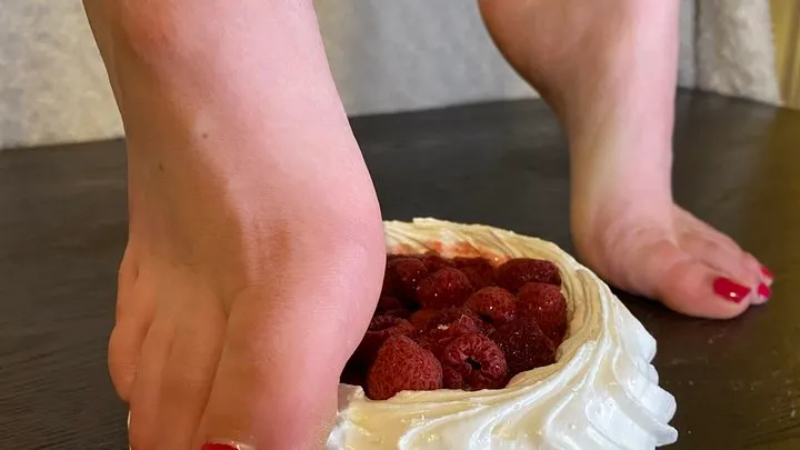 Perfectly Barefoot crushes an entire red fruit pavlova