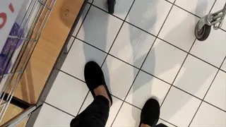 Shoeplay and footplay while shopping