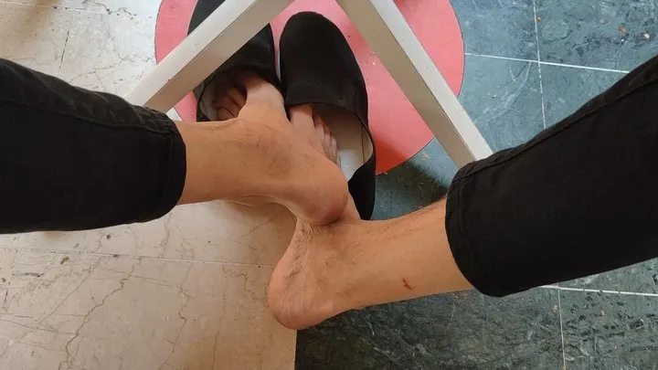 Showing my feet and soles in public, dangling and dipping my summer shoes