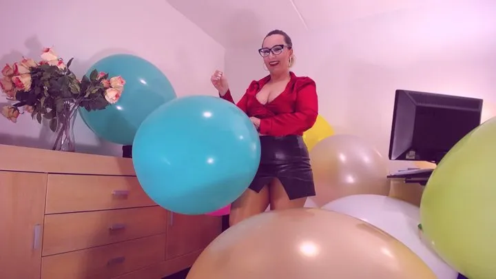 Episode 417 Angry step-mom pops 20 HUGE colorful BALLOONS using a NEEDLE, large inflated balloons