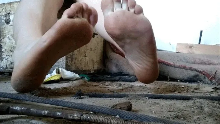 dirty bare feet