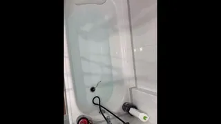 Wet and bubble farts in the bathtub