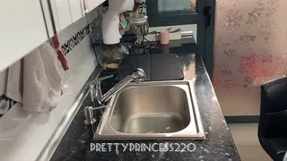 farts in the kitchen sink