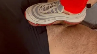 Cumming under new Nike white and red