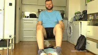 Bearded Guy & Ben In Hot Foot Worship Scenario