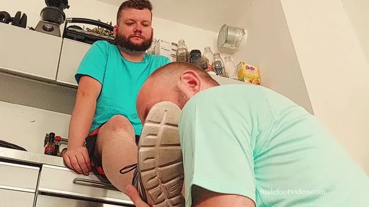 Bearded Guy Receives Sensual Foot Worship & Light Foot Tickling By Ben