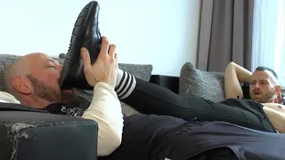 Daniell Cock Play While Getting His Feet Worshipped