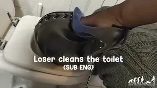 Loser cleans the toilet - Lo sfigato pulisce il cesso [SUB ENG]