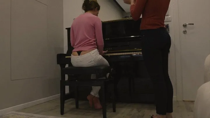 Piano Hanging Wedgie