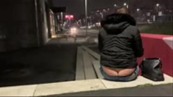 Public Buttcrack #3