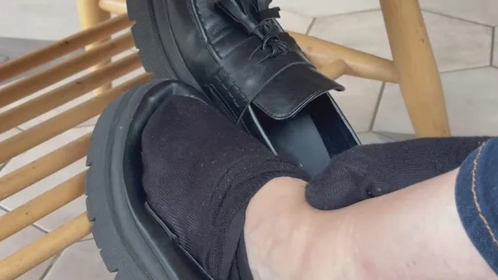 Shoe removal, sock removal, barefoot and Shoeplay