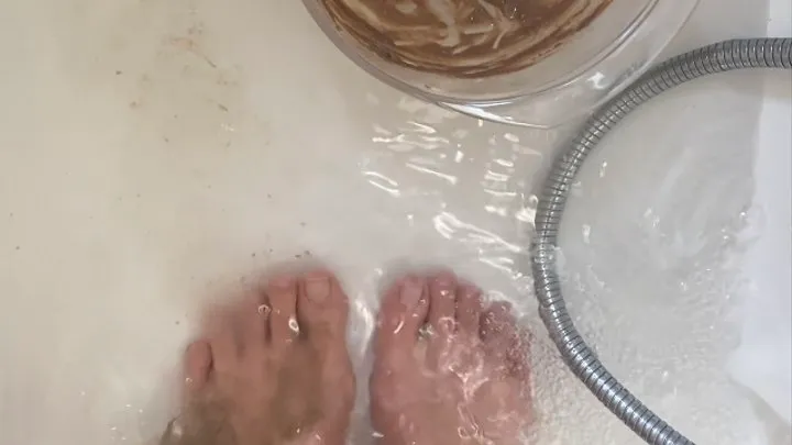 feet bath clay mud