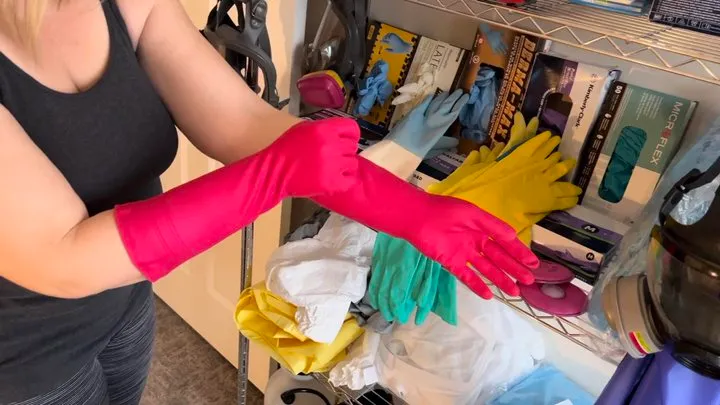 GLOVING UP! Trying on Household Rubber Gloves